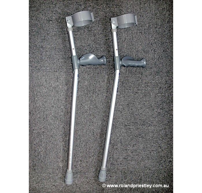 Aidapt Forearm Elbow Crutches with Ergonomic Handle VP148C